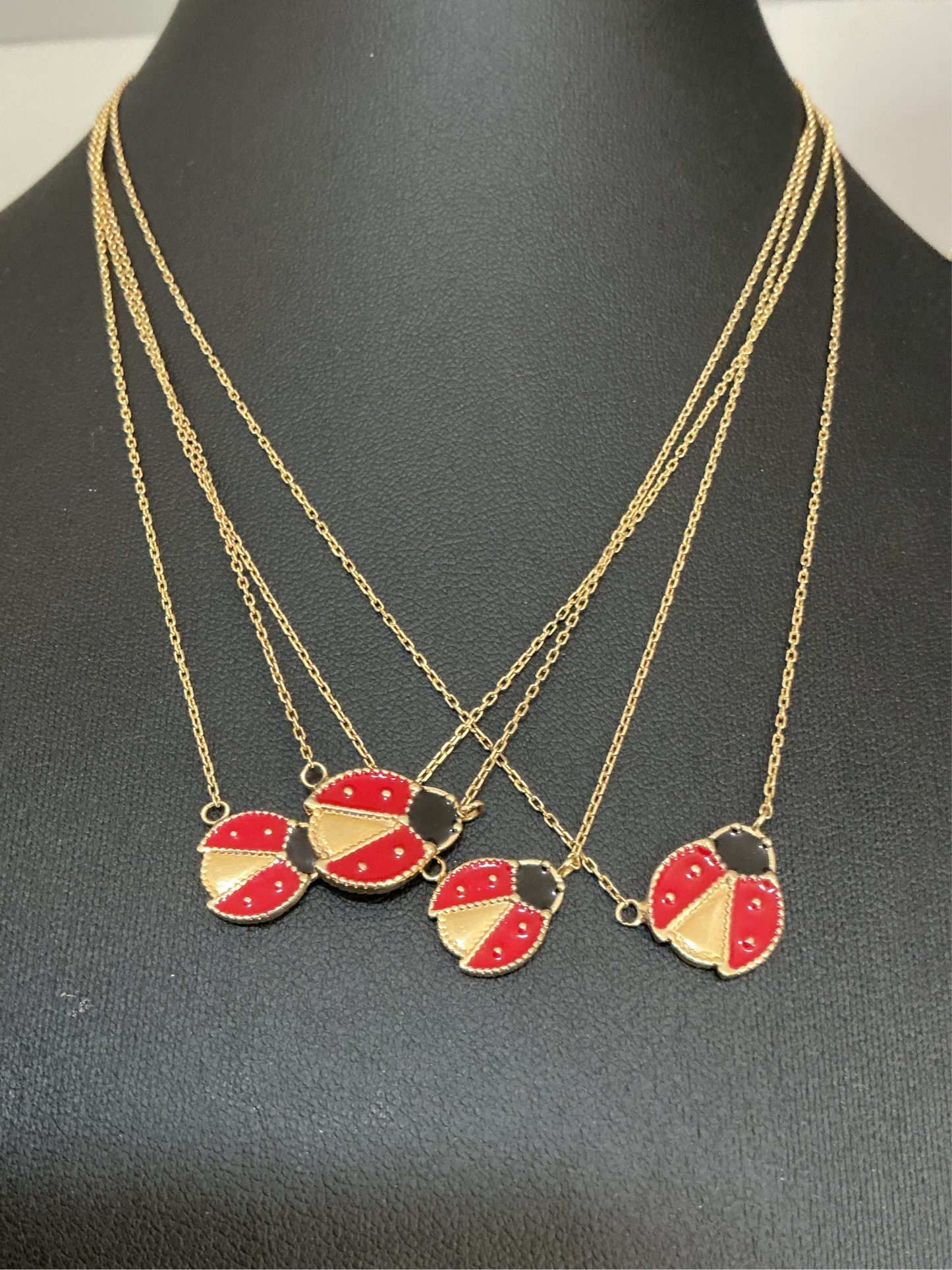 Chain with its charm included size 18 adjustable to 16 gold 10k real