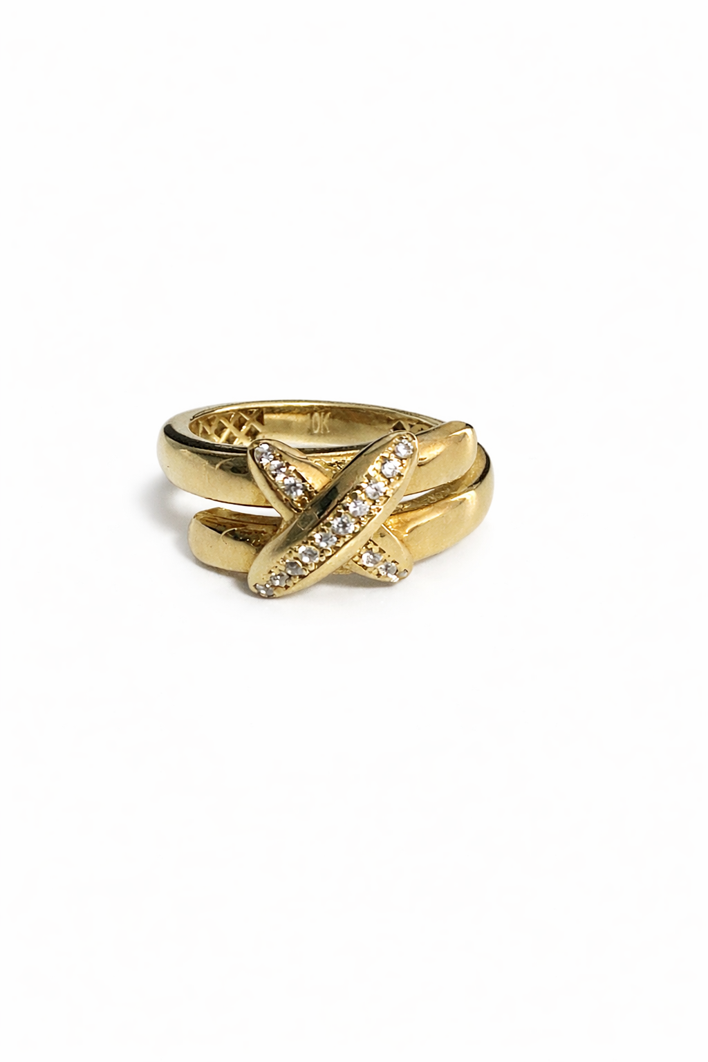 Beautiful ladies’ ring, size 7, made of real 10K gold ✨💍
