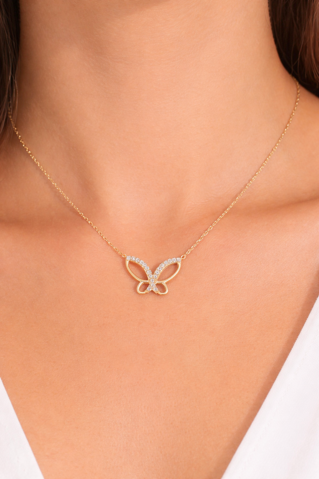 Beautiful chain for ladies with gold butterfly charm 14k real size 18