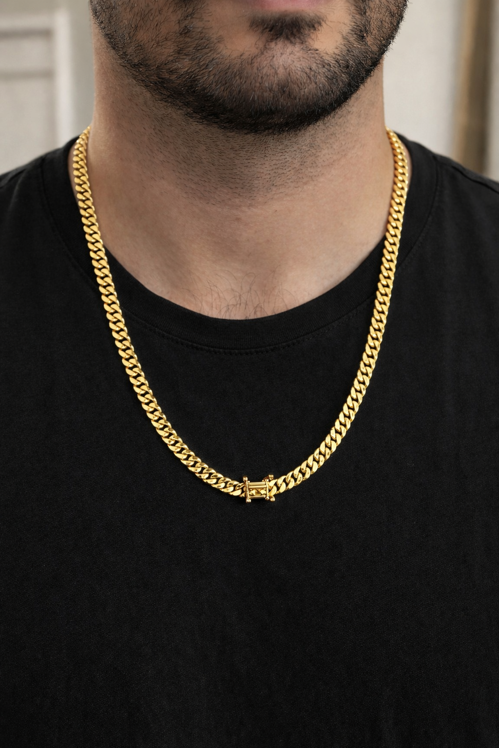 Beautiful Cuban chain of real 10k gold 4mm wide size 20