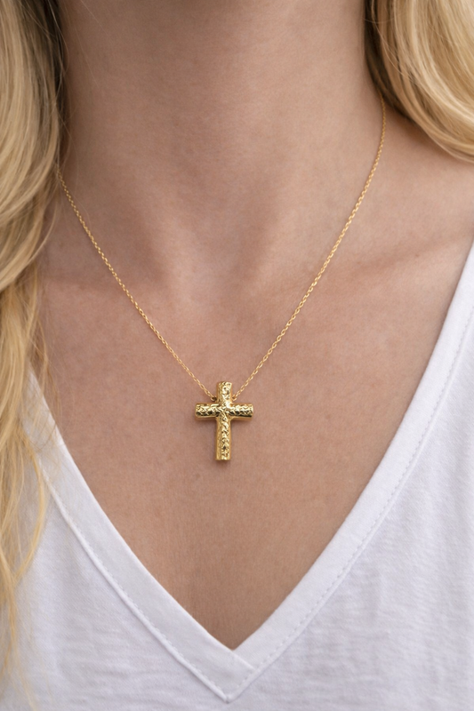 Beautiful 14k gold chain real size 18 with cross charm