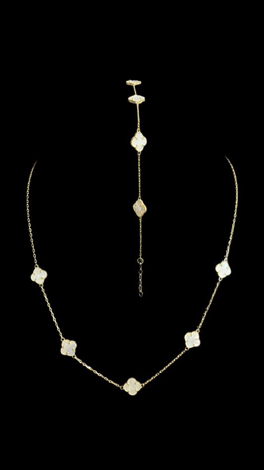 Set of white gold flowers 10k size 18