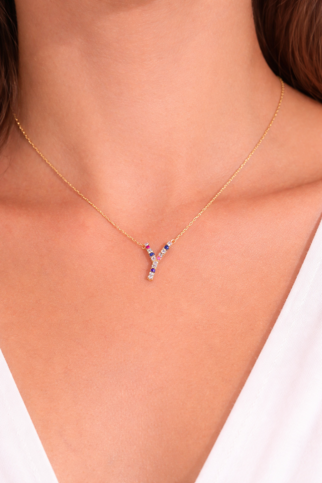 Beautiful chain for lady with initial Y with sapphire stones of natural gold colors 18k  real size 18