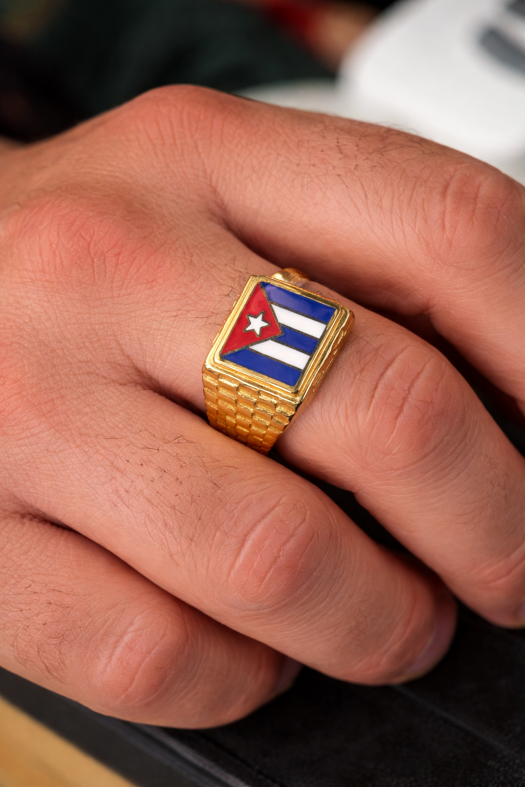 Beautiful men’s ring in real 10K gold ✨💍
Size 10